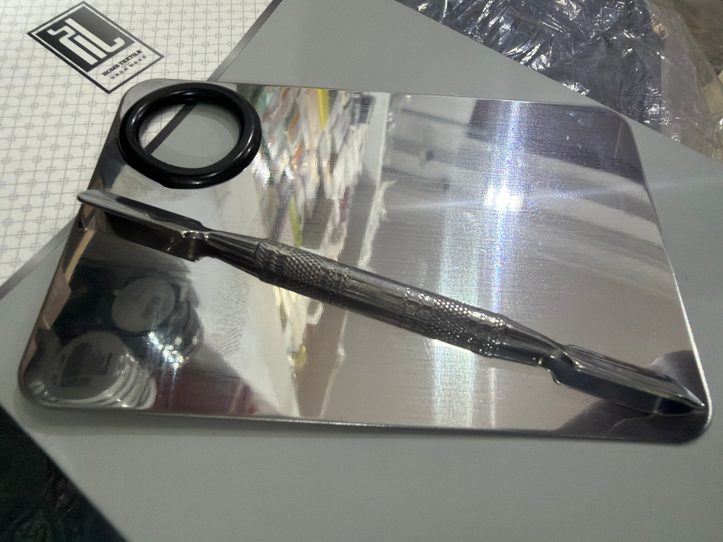 MIXING PLATE AND spatula