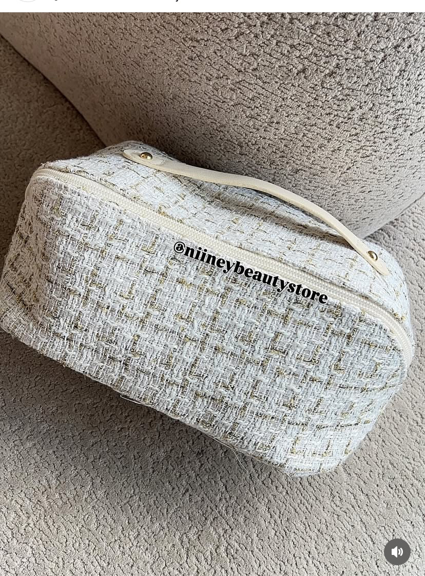 CUTE MAKEUP BAG