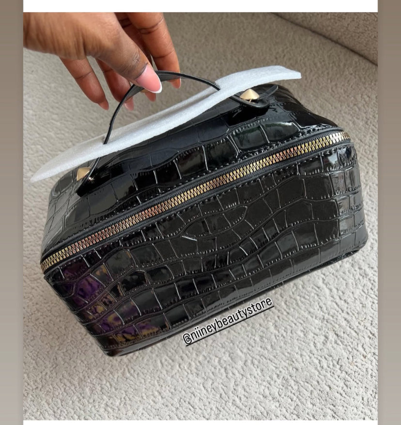 HANDY MAKEUP AND SKINCARE BAG