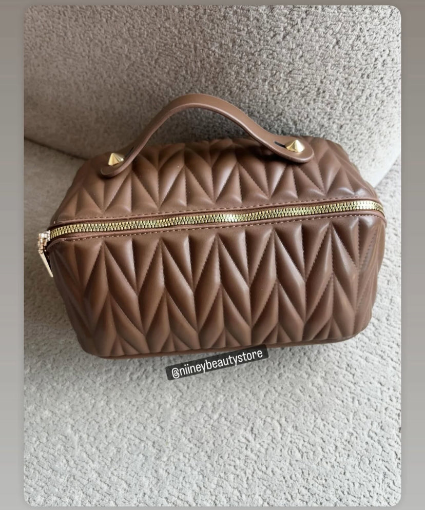 HANDY MAKEUP AND SKINCARE BAG
