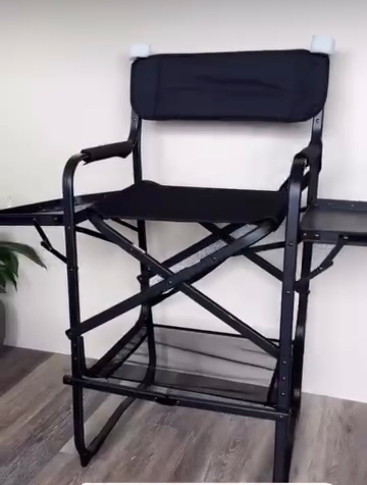 MAKEUP CHAIR