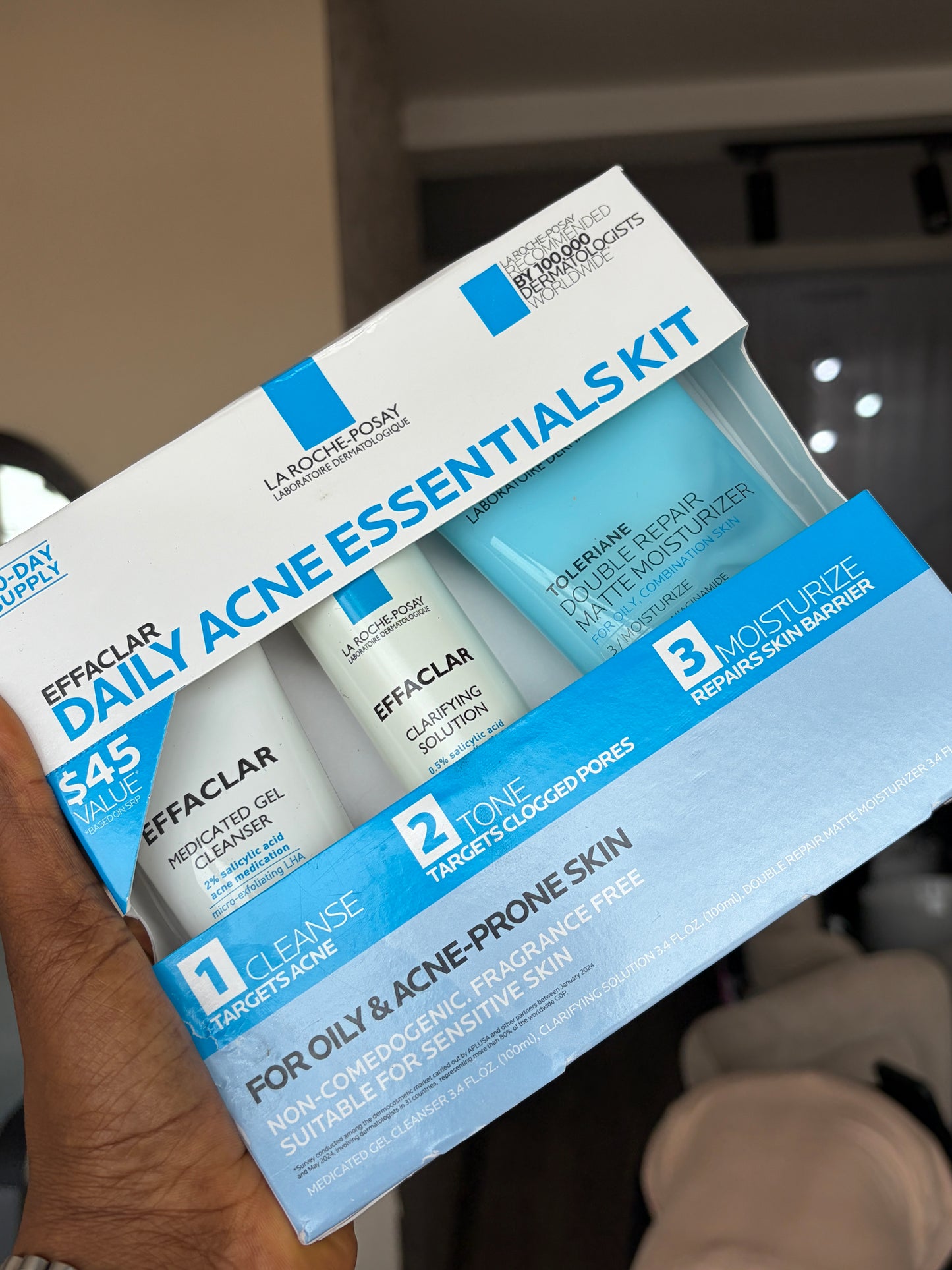 LA ROCHE POSAY ACNE ESSENTIAL KITS
