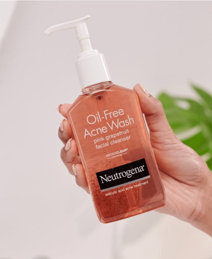 NEUTROGENA OIL-FREE ACNE WASH PINK GRAPEFRUIT FACIAL CLEANSER