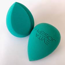 EVITA JOSEPH BEAUTY BLENDER